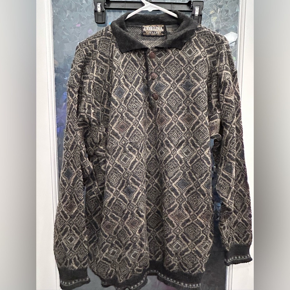 Black and Gray Geometric Knit Sweater with Crew Neck B21